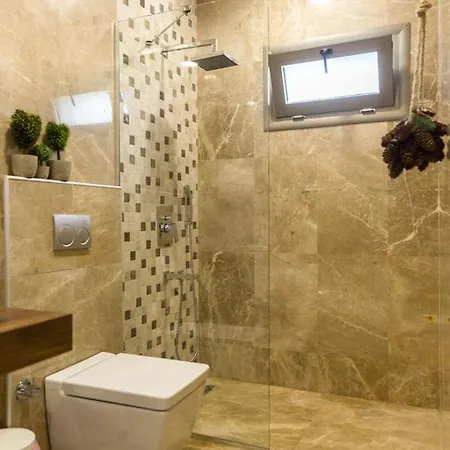 Sleeps 8 With Pool Air Con And Wifi * Gümbet