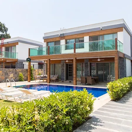 Sleeps 8 With Pool Air Con And Wifi Vilă